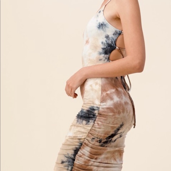 VANESSA TIE DYE RUCHED OPEN BACK DRESS - Picture 4 of 5